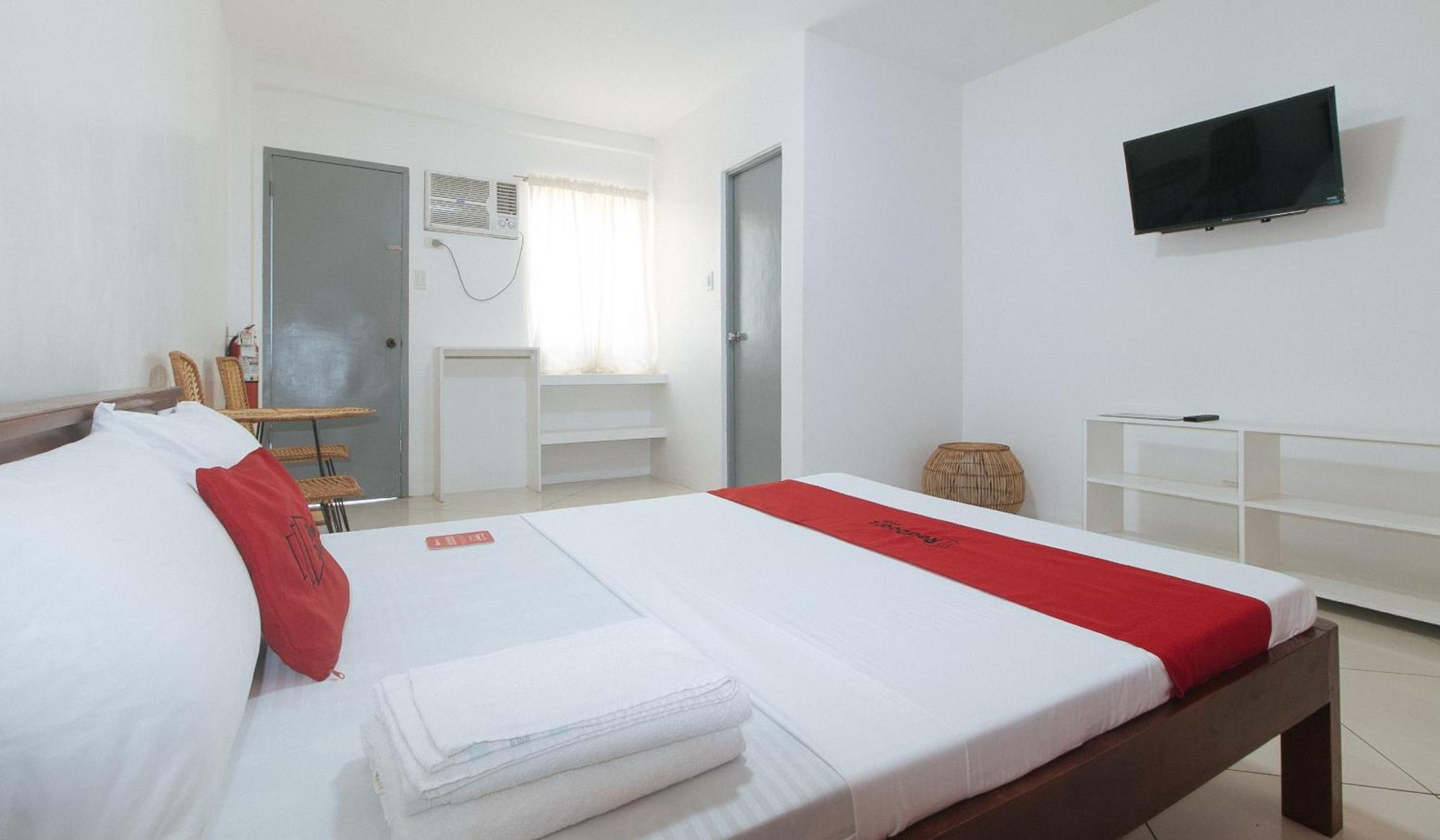 Reddoorz At Fat J Apartelle Mactan Cebu Eksteriør billede