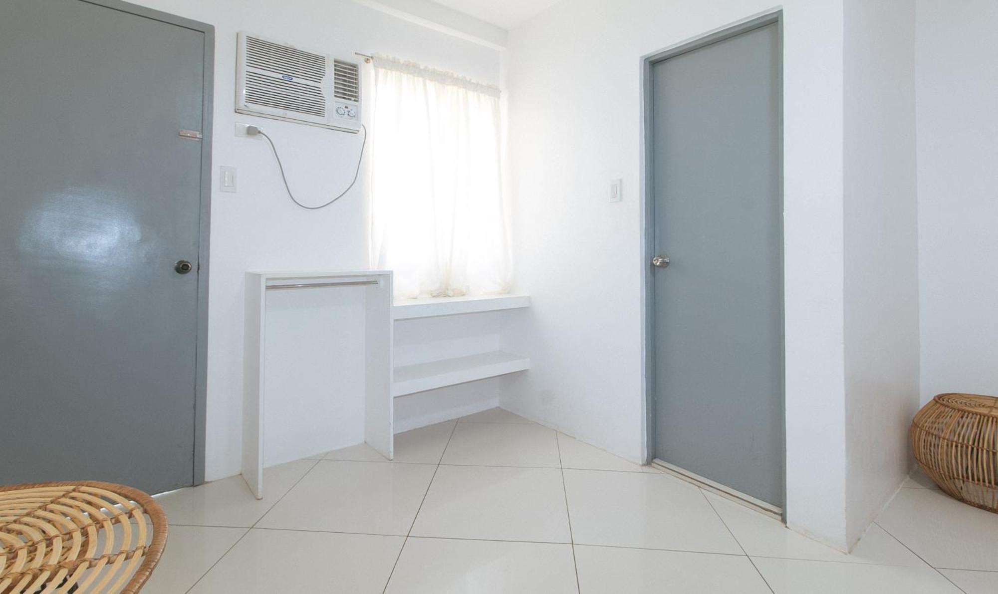 Reddoorz At Fat J Apartelle Mactan Cebu Eksteriør billede