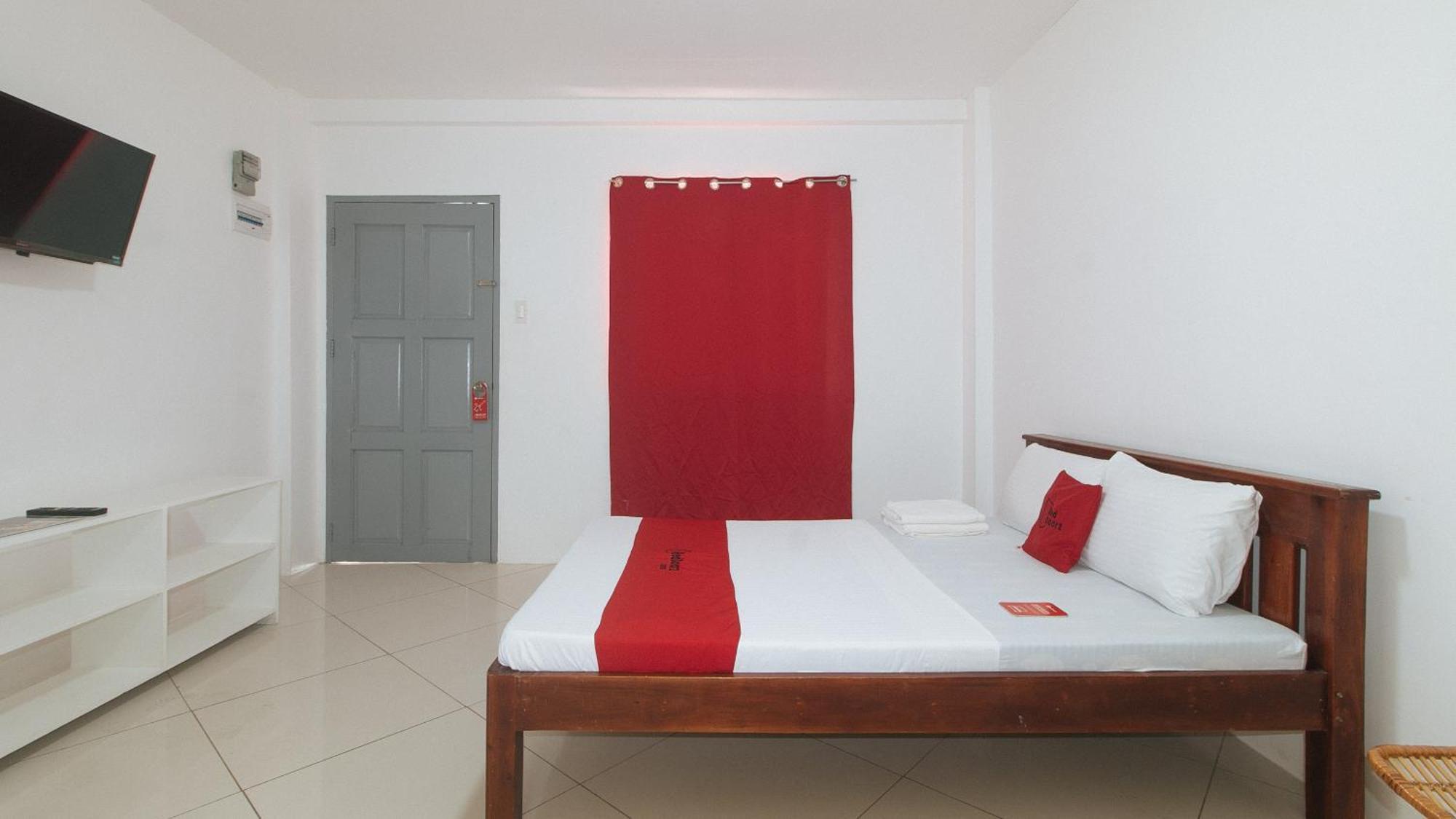Reddoorz At Fat J Apartelle Mactan Cebu Eksteriør billede