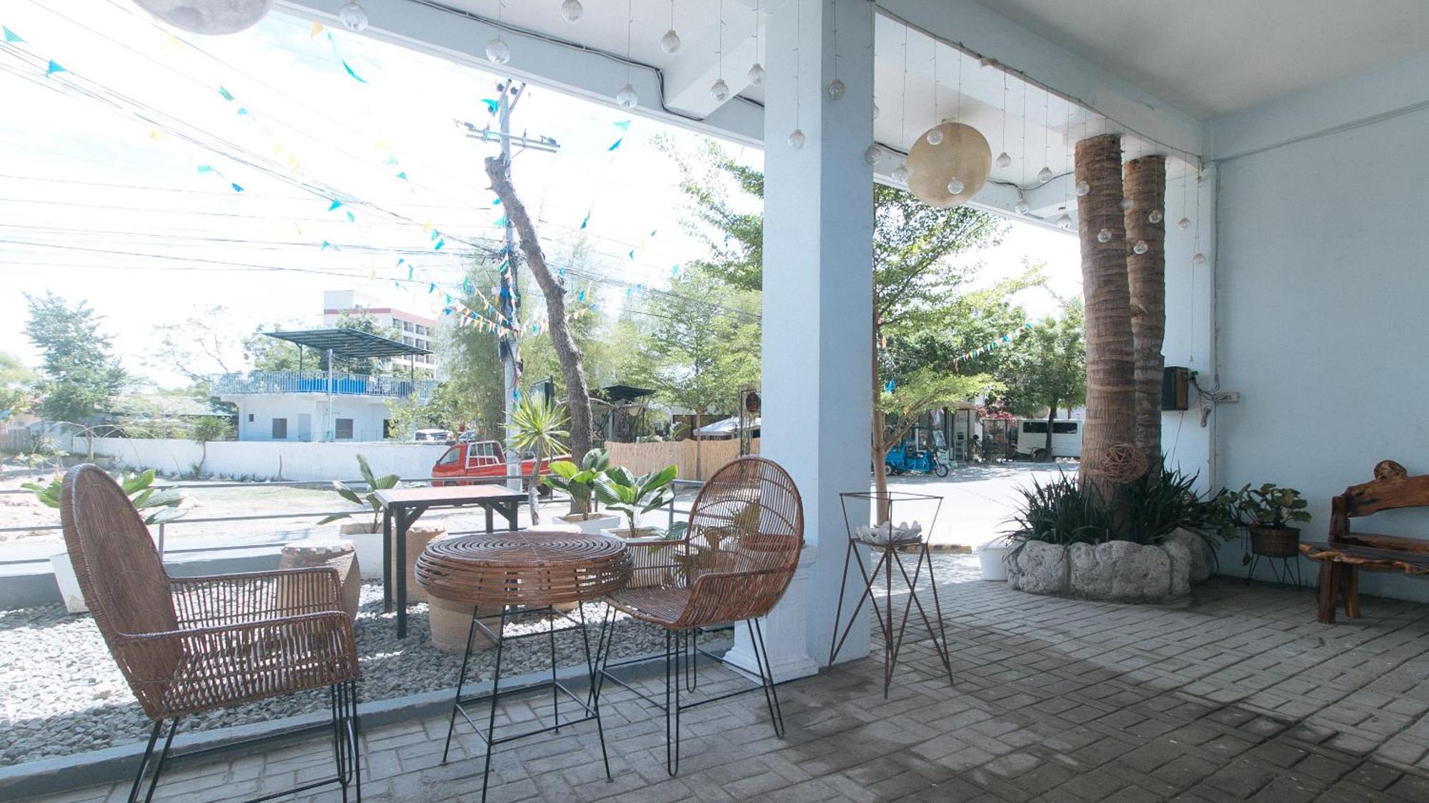 Reddoorz At Fat J Apartelle Mactan Cebu Eksteriør billede