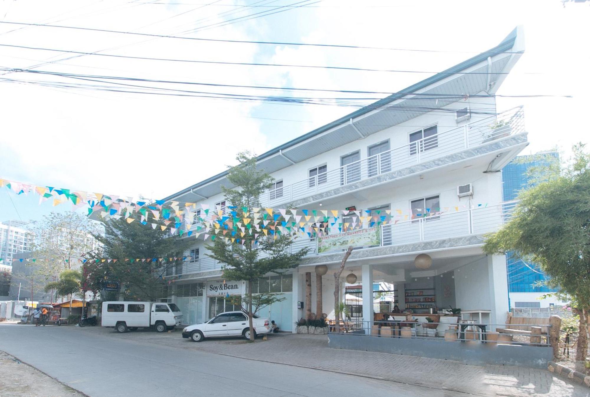 Reddoorz At Fat J Apartelle Mactan Cebu Eksteriør billede