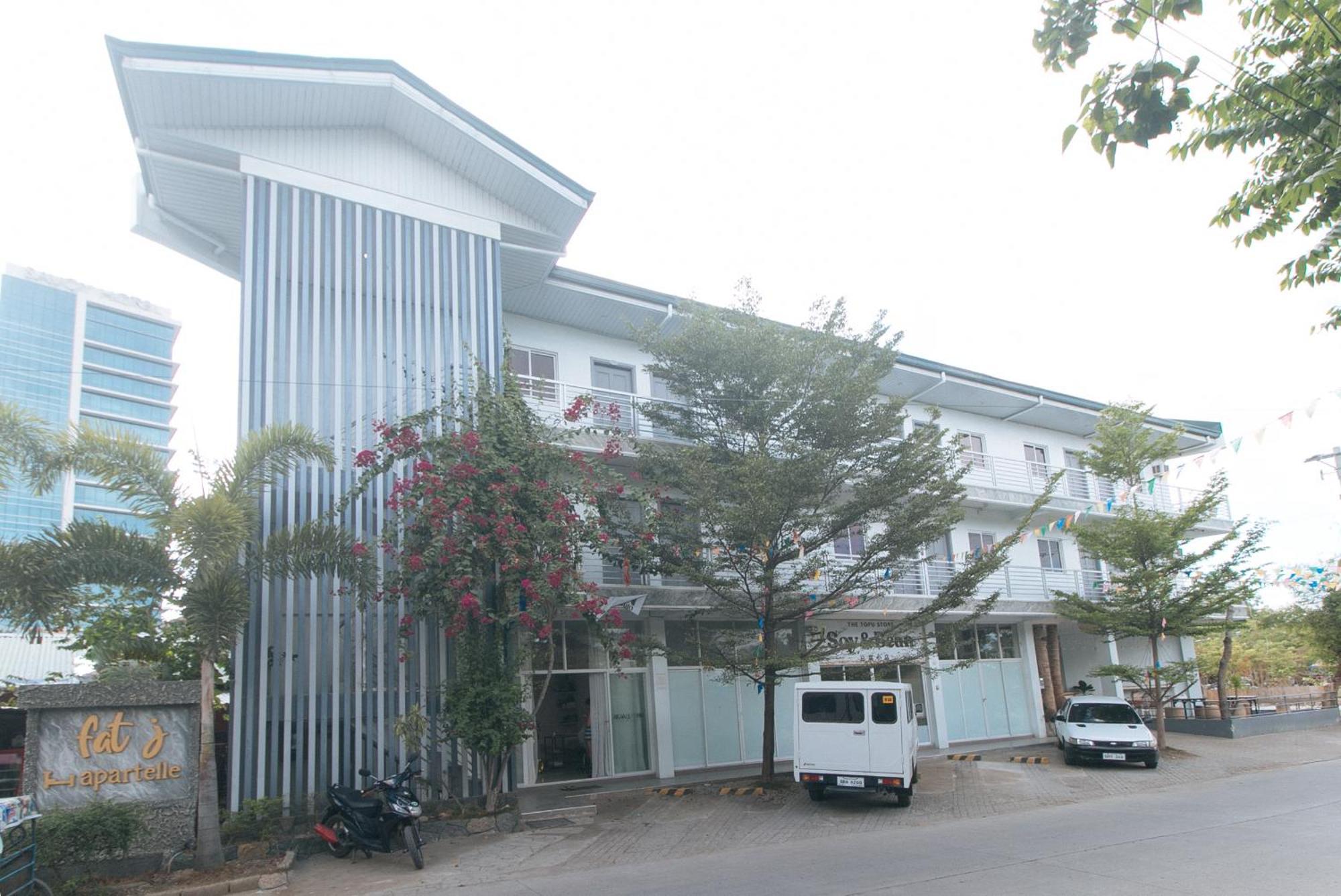 Reddoorz At Fat J Apartelle Mactan Cebu Eksteriør billede